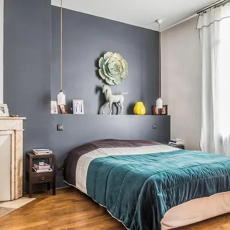 Charming 30's Town House With Swimming Pool Close To Central Casa de Férias *