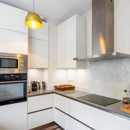 בית נופש Charming 30's Town House With Swimming Pool Close To Central